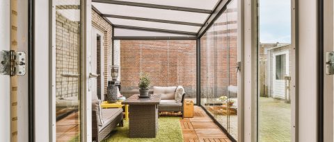 Como limpiar los cristales y cerramientos de una terraza exterior
