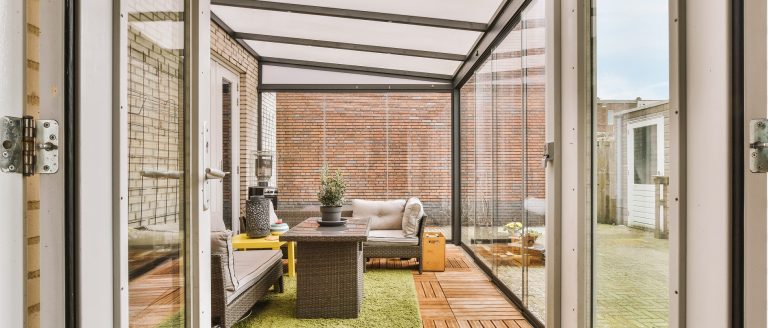 Como limpiar los cristales y cerramientos de una terraza exterior